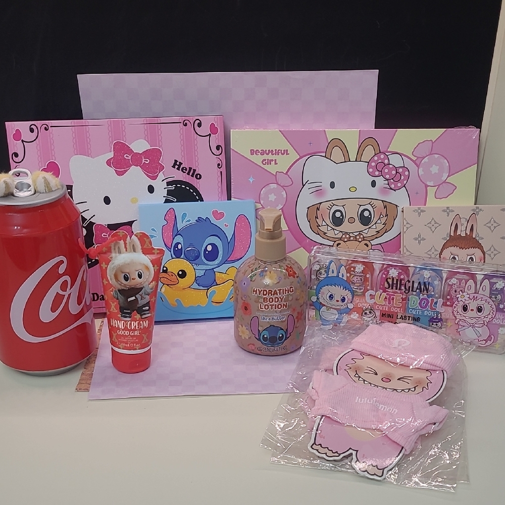Labubu And Hello Kitty Character Lot - Cute Play Makeup